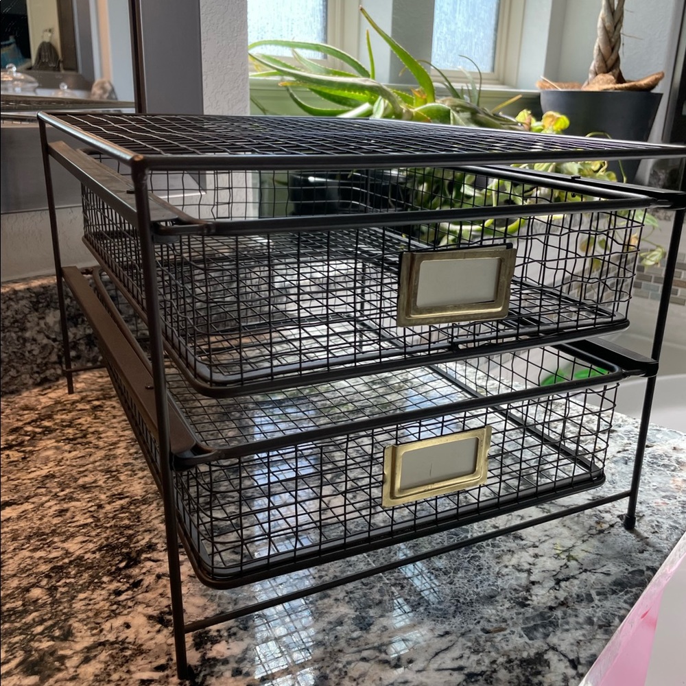 Wire desk organizer
